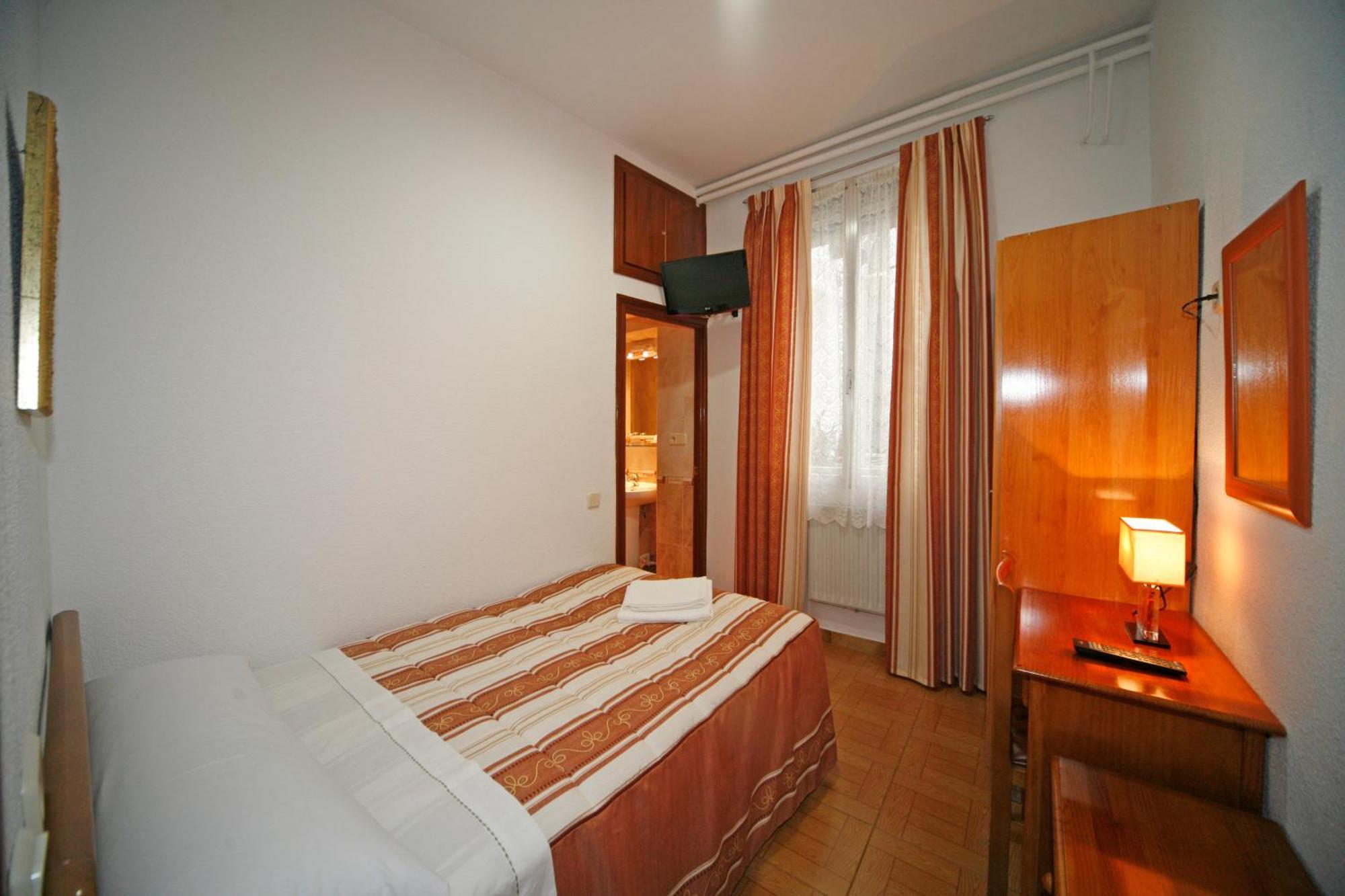 Hostal San Antonio Madrid Eksteriør bilde