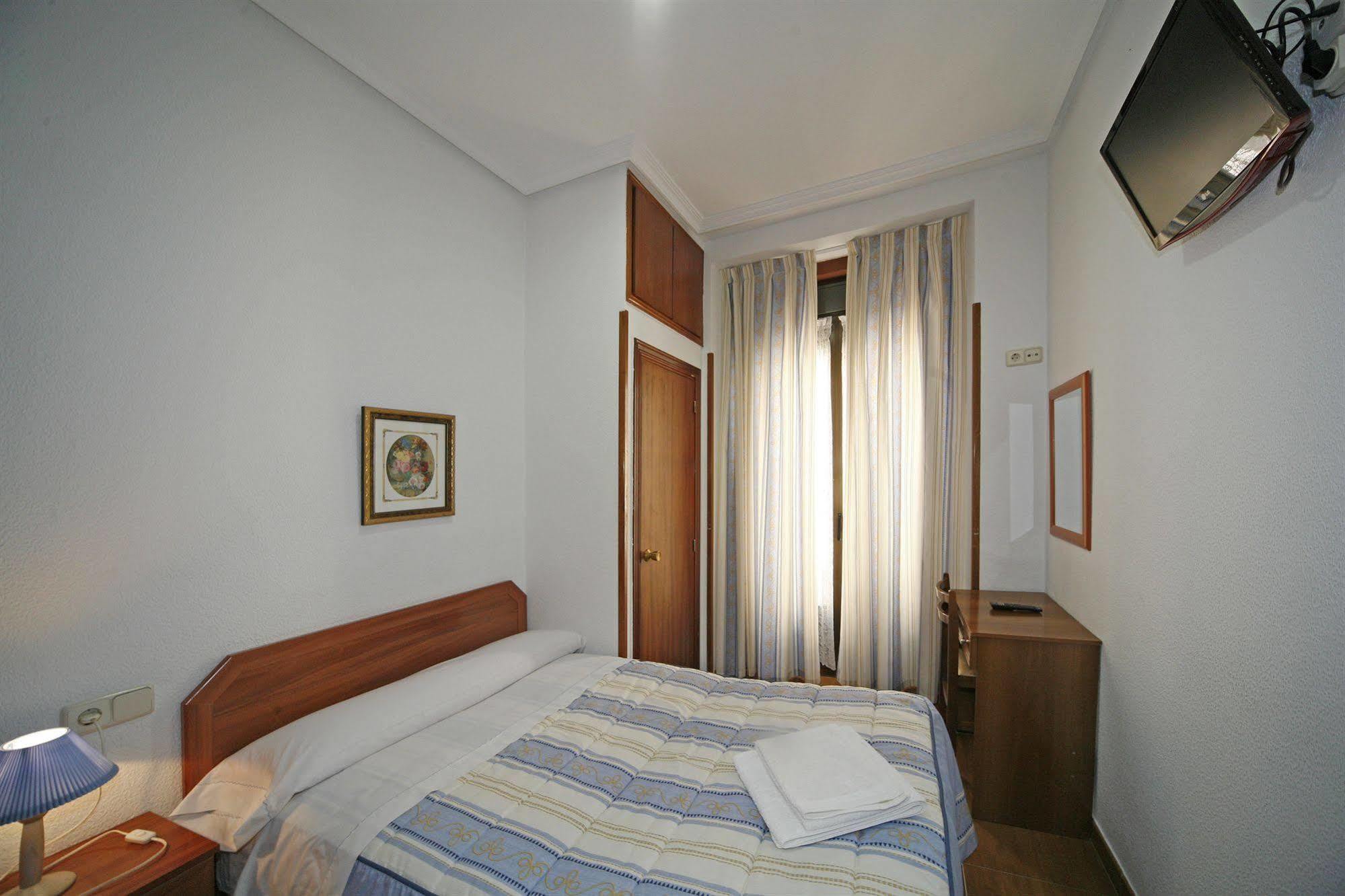 Hostal San Antonio Madrid Eksteriør bilde